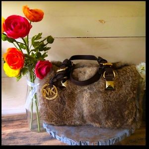 GREAT COND MICHAEL KORS RABBIT FUR GRAYSON BAG